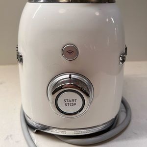 Smeg blender brand new. Few uses. White.